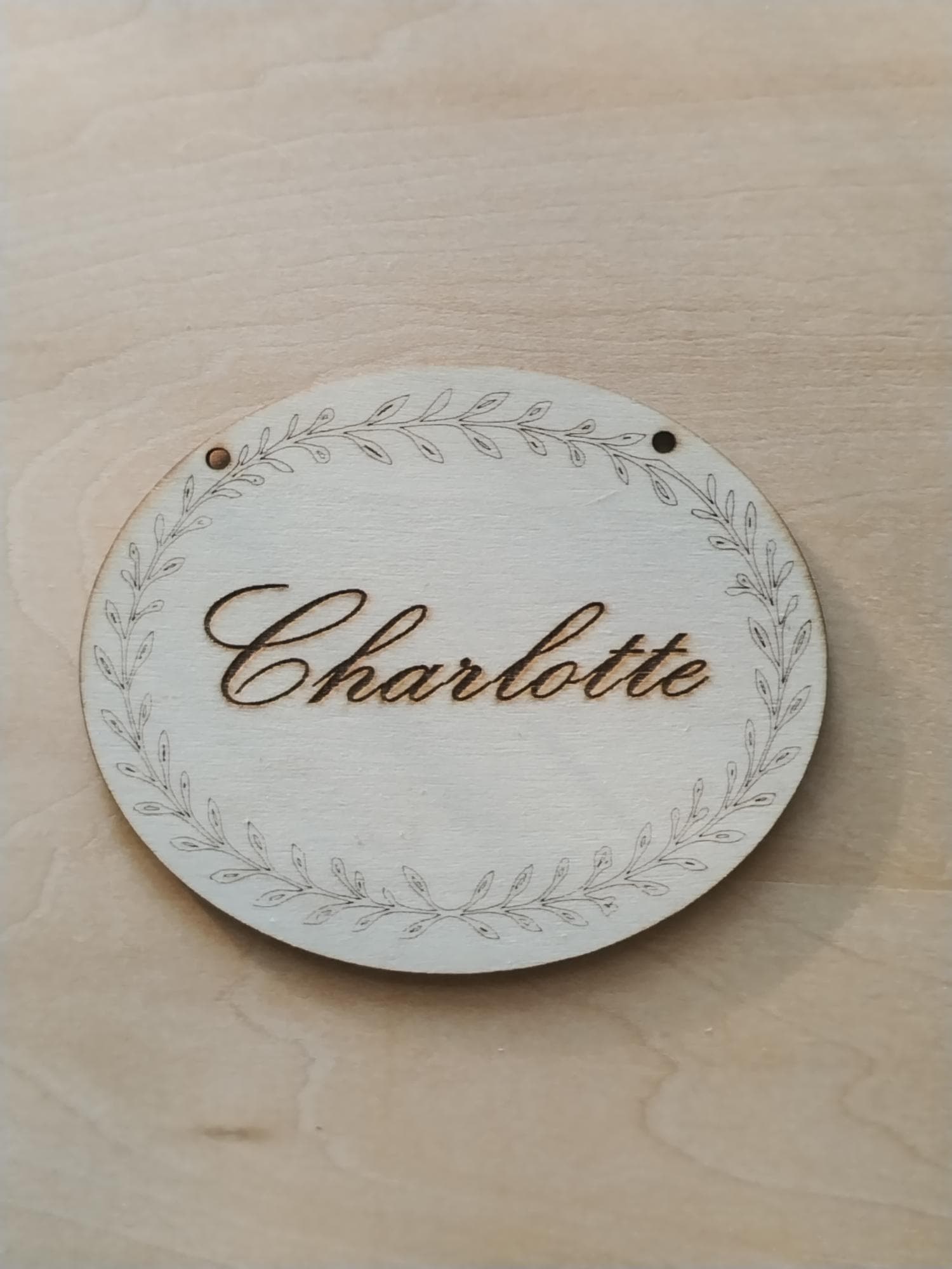 Plaque prénom décorative - Couronne végétale